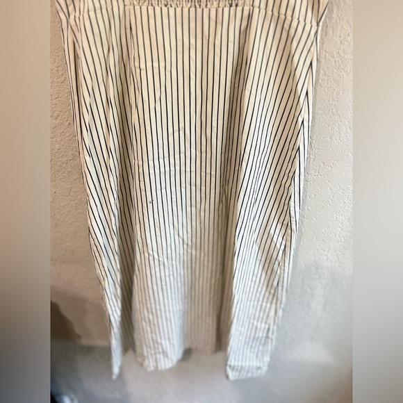 WHO WHAT WEAR WOMENS dress size L
In like new condition 19” pit to pit - Picture 12 of 13